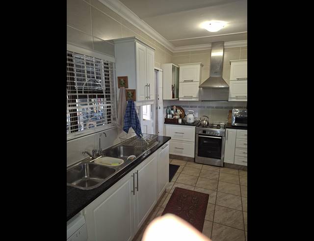 4 BEDROOM FREEHOLD FOR SALE IN PALM BEACH